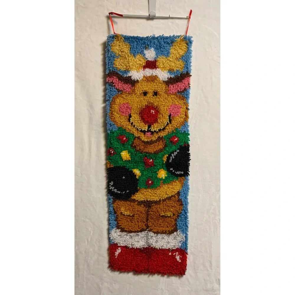 Vintage‎ Latch Hook Rug Reindeer Christmas Wall Hanging Jingle Bells 35x12 Decor